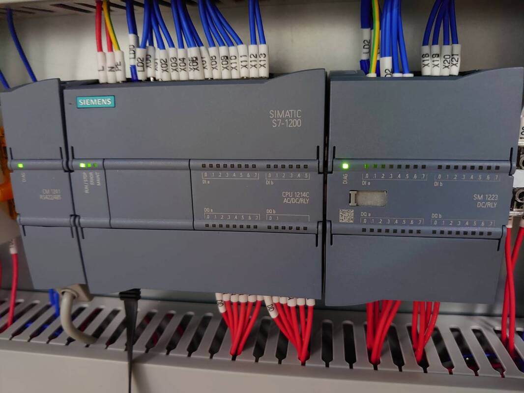精密氣體混合與流量 PID 監控系統